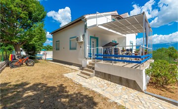 3 bedroom cozy home in Podgradina 3
