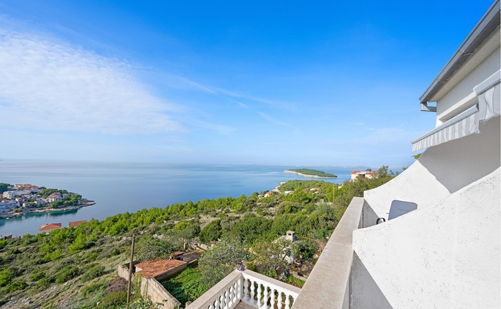 Stunning apartment in Primosten 1