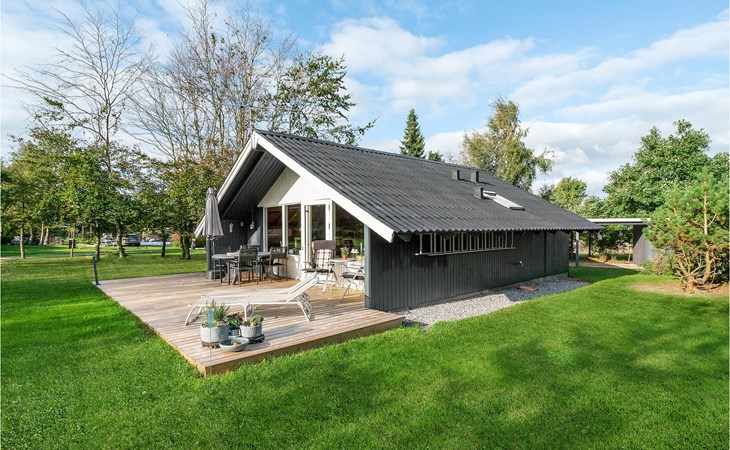 Amazing home in Løgstør with kitchen 1