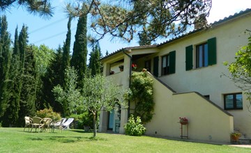 Haus Claudia mit schönem Garten 3