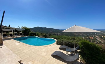 Ferienvilla mit Pool Infinity 3