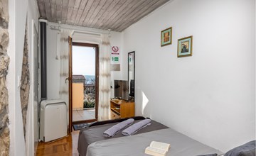 Lovely apartment in Jadranovo with WiFi 2