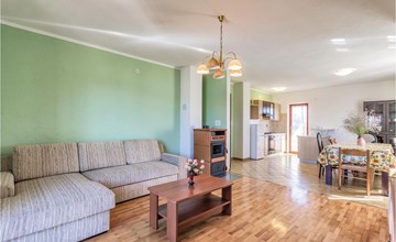 6 bedroom amazing home in Bratulici 2