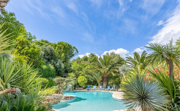 Pet friendly home in Roujan 1