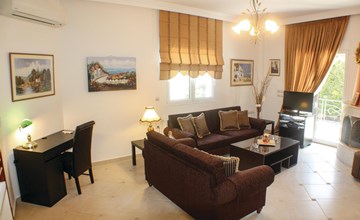 Nice home in Nea Makri with kitchen 2