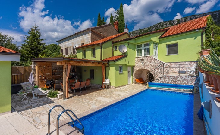Greenhouse Adria mit großer Terrasse und Pool 1