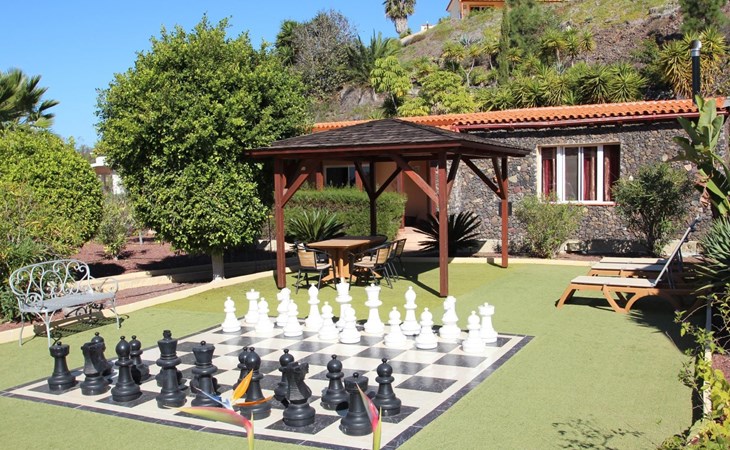 Geräumiges Ferienhaus mit Kaminofen und Terrasse 1