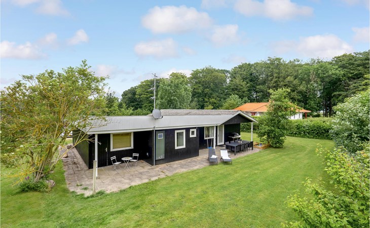 Beautiful home in Hejls with WiFi 1