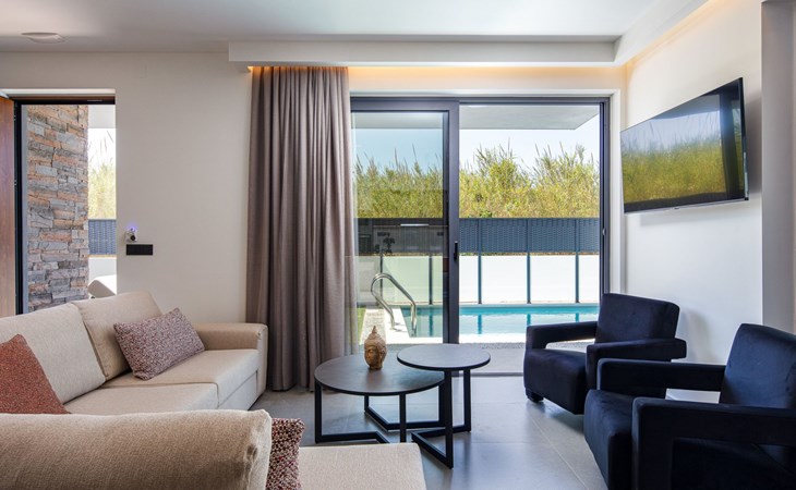 VillaSaints II - Elegante Pool-Villa in Strandnähe 1