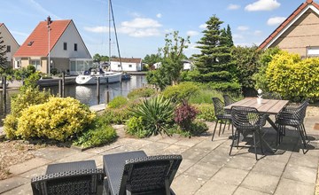 3 bedroom gorgeous home in Lemmer 2