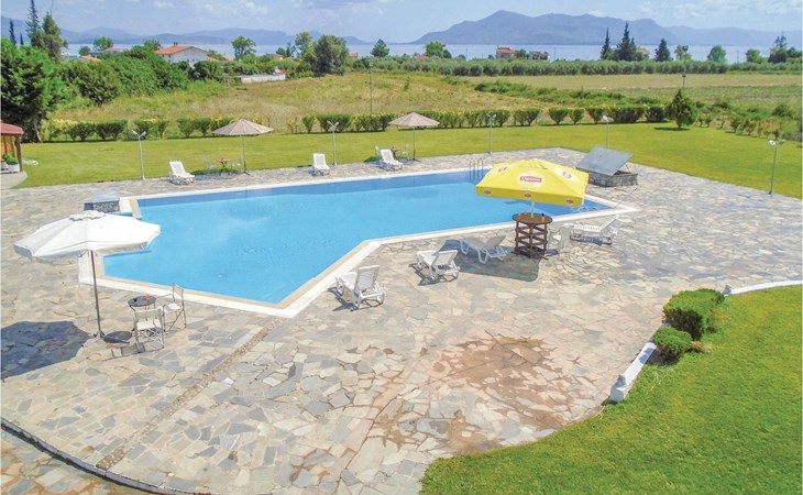 Awesome home in Kamena Vourla 1
