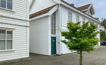Nice apartment in Farsund with house sea view 2