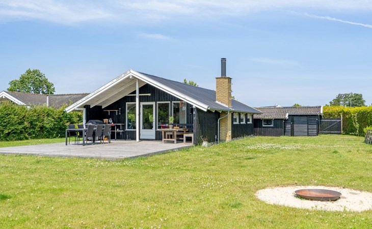 "Guthmund" - 400m from the sea 1