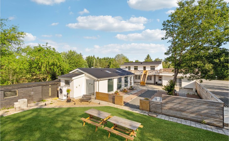 5 bedroom amazing home in Herning 1