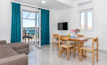 Cozy apartment in Srima 2