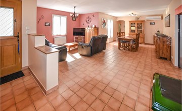 Amazing home in Mazan with kitchen 2