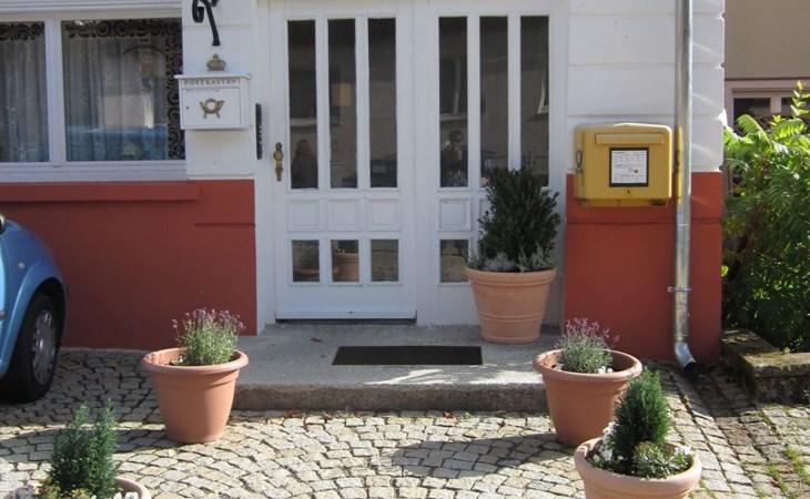 Dachgeschosswohnung mit Gartennutzung 1