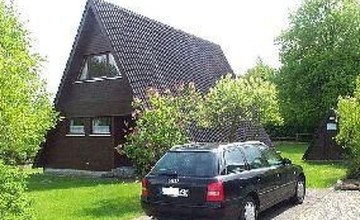 Spitzdachferienhaus mit Schwedenofen und Garten 3