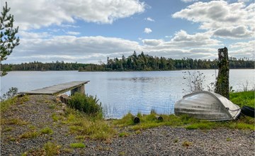 Awesome home in Lidhult with lake view 2