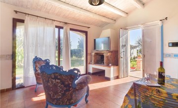 2 bedroom pet friendly home in Siracusa 3