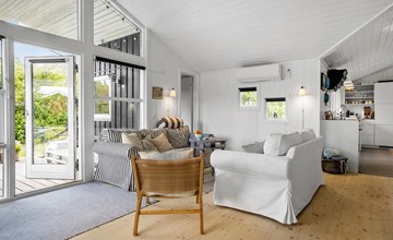 6 bedroom cozy home in Otterup 3