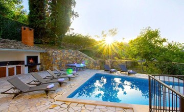 Villa Mosor mit beheiztem Salzwasserpool und Sauna 2