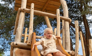 Luxuriöse Family Lodge am Wasser 2