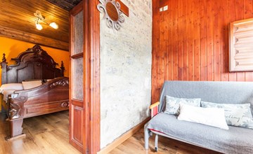 Berghütte mit Terrasse, Kamin und Jacuzzi 2