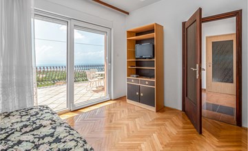Cozy apartment in Smrika with WiFi 3