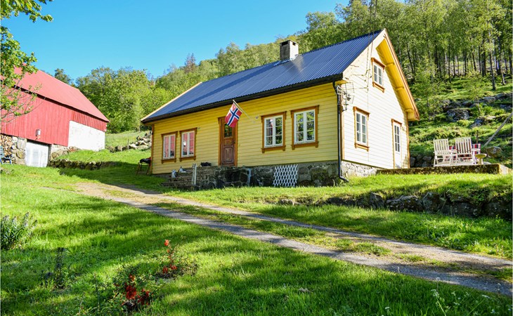 2 bedroom amazing home in Farsund 1