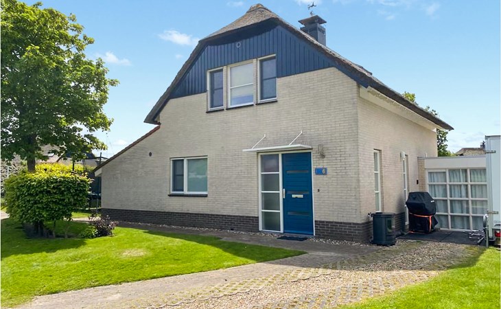 Gorgeous home in Makkum with kitchen 1