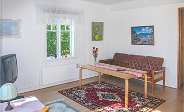 3 bedroom lovely home in Borrby 3