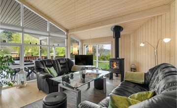 Awesome home in Ebeltoft with kitchen 3