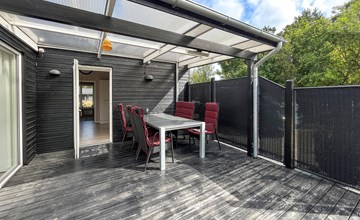 4 bedroom stunning home in Hals 2