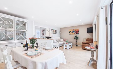 Port et plage à pied, linge inclus 2