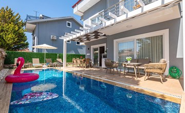 Große für Villa bis zu 9 Personen 2