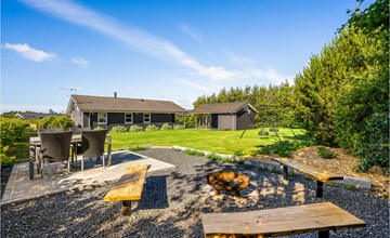 Awesome home in Hemmet with kitchen 2