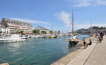Port et plage à pied, linge inclus 2