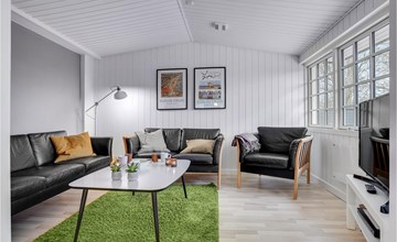 5 bedroom beautiful home in Otterup 2
