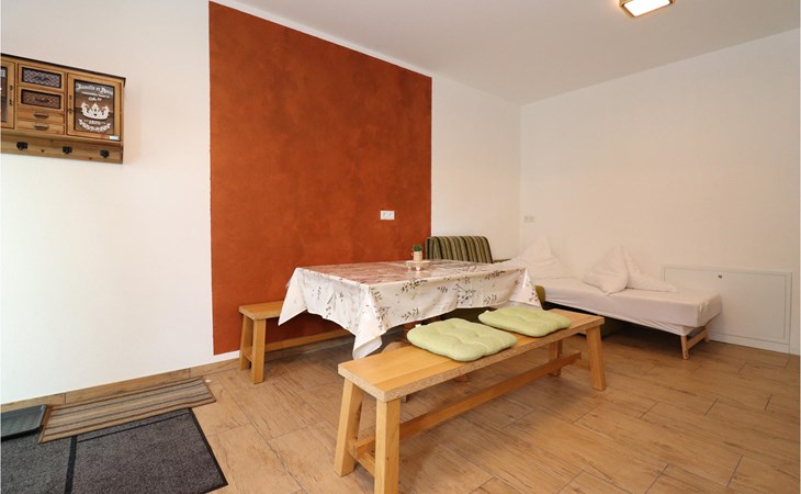 Haustierfreundliches Apartment in Längenfeld mit Haus und Bergblick 1