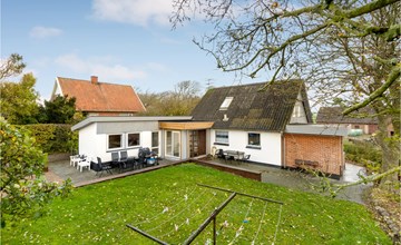 4 bedroom gorgeous home in Nykøbing M 2