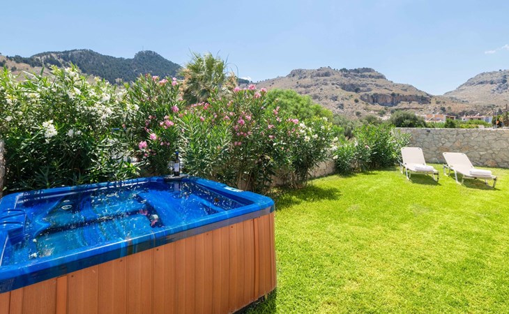 Haus in Kolympia mit Garten und schöner Aussicht 1