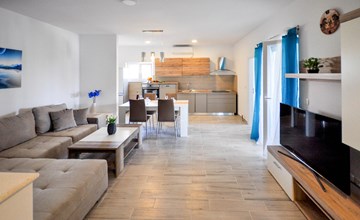 Nice apartment in Novigrad 3