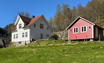 4 bedroom gorgeous home in Erfjord 2