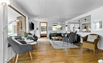 6 bedroom lovely home in Skibby 2