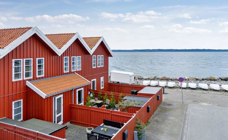 "Ethly" - 10m from the sea 1