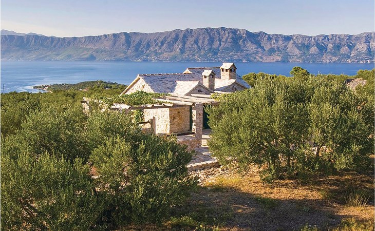 Nice home in Povlja with house sea view 1