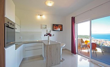 Lovely apartment in Makarska with lake view 2