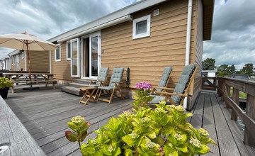 Waterfront Lodge 2