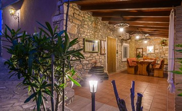 mit Garten, Terrasse und Grill 2